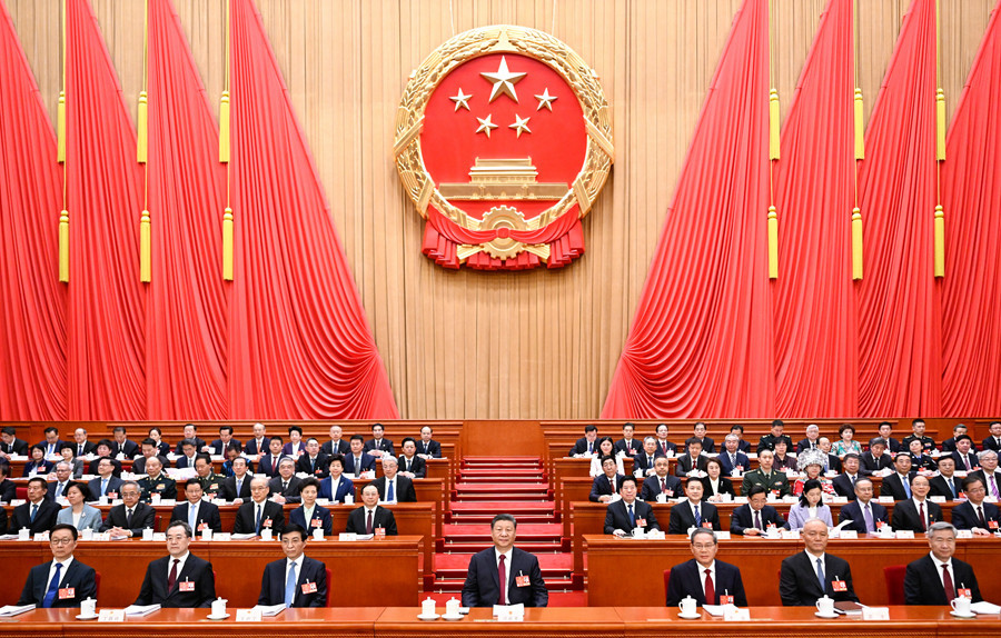 十四届全国人大三次会议在北京开幕